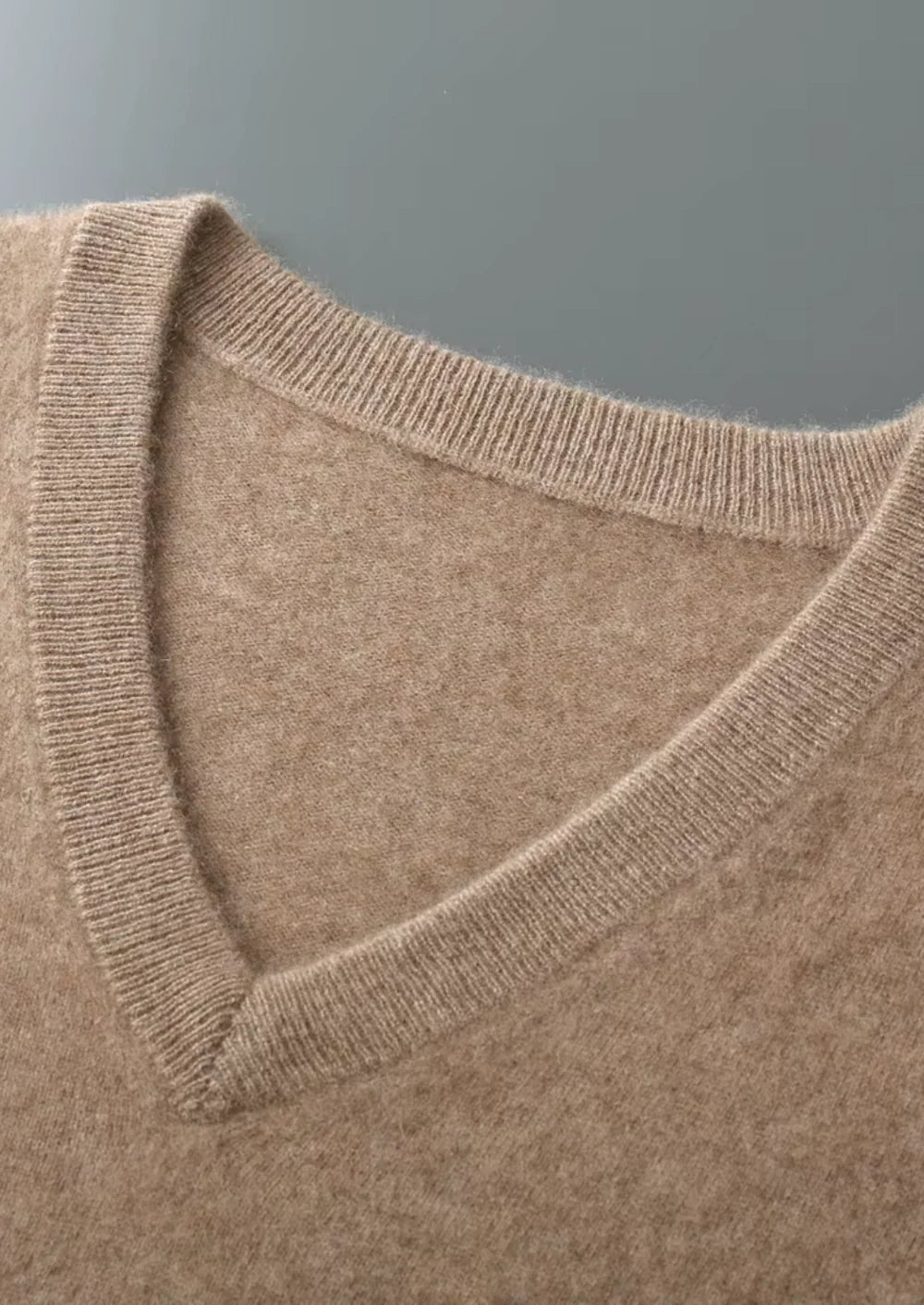 PURE EXTRA-FINE MERINO WOOL V-NECK VEST