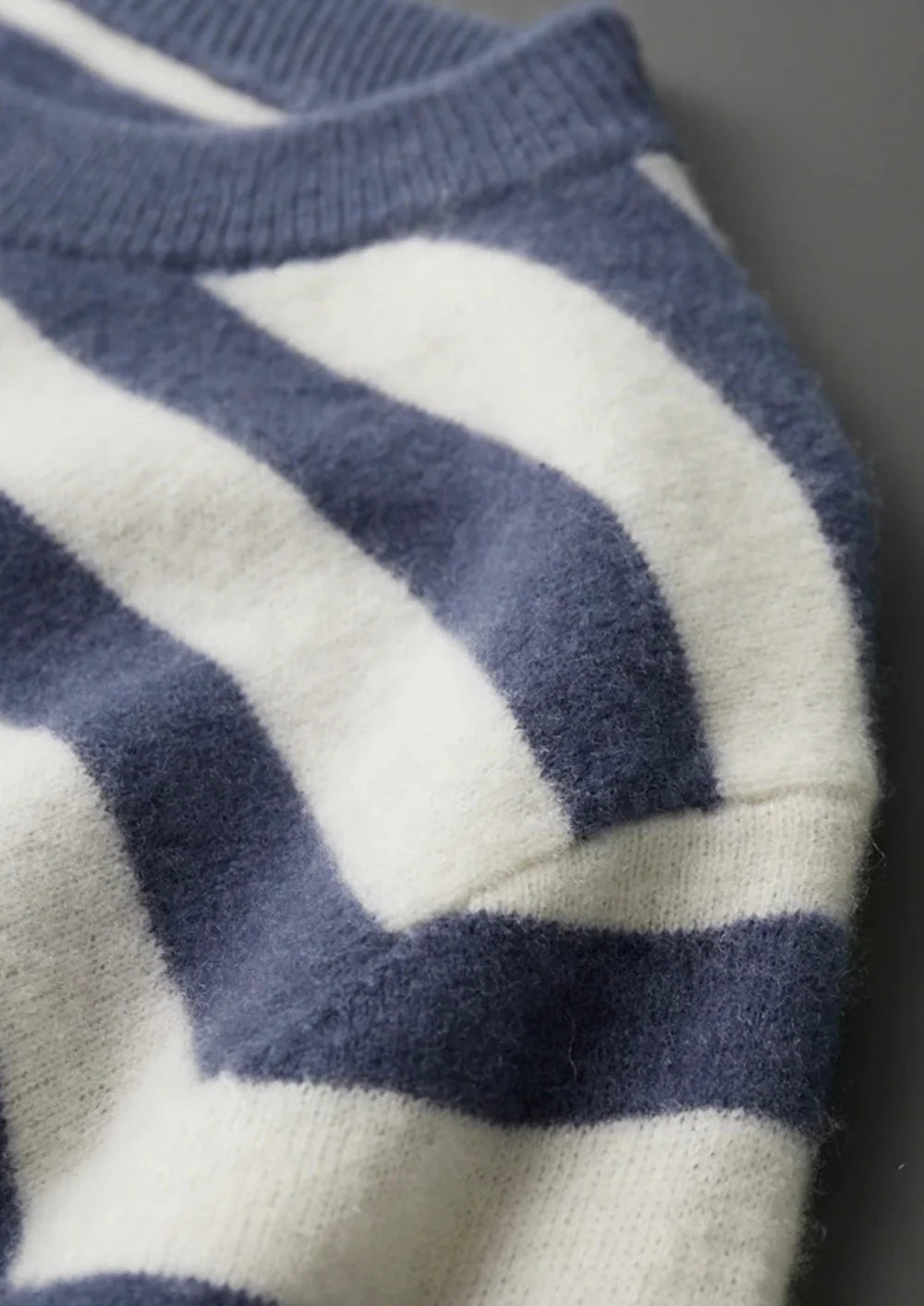 PURE EXTRA-FINE MERINO WOOL STRIPED CREWNECK