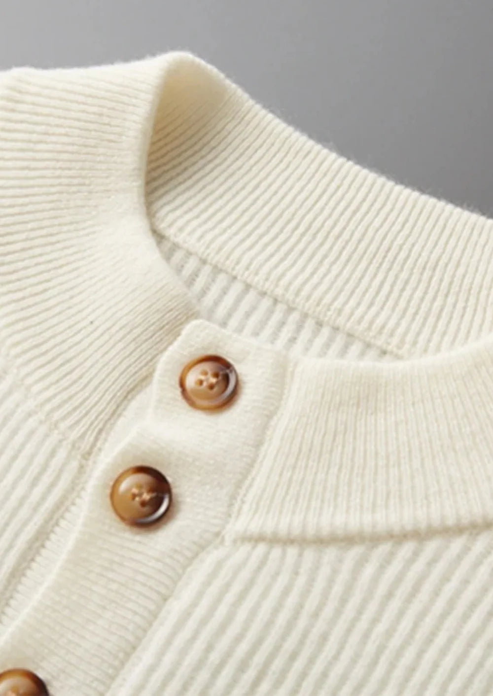 PREMIUM CASHMERE BUTTON SWEATER