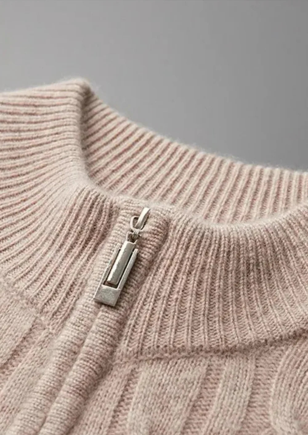 PURE EXTRA-FINE MERINO WOOL CABLE HALF ZIP