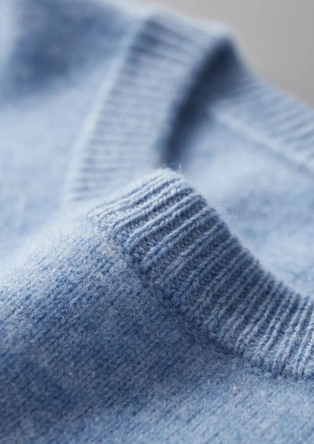 PURE EXTRA-FINE MERINO WOOL CLASSIC CREWNEC