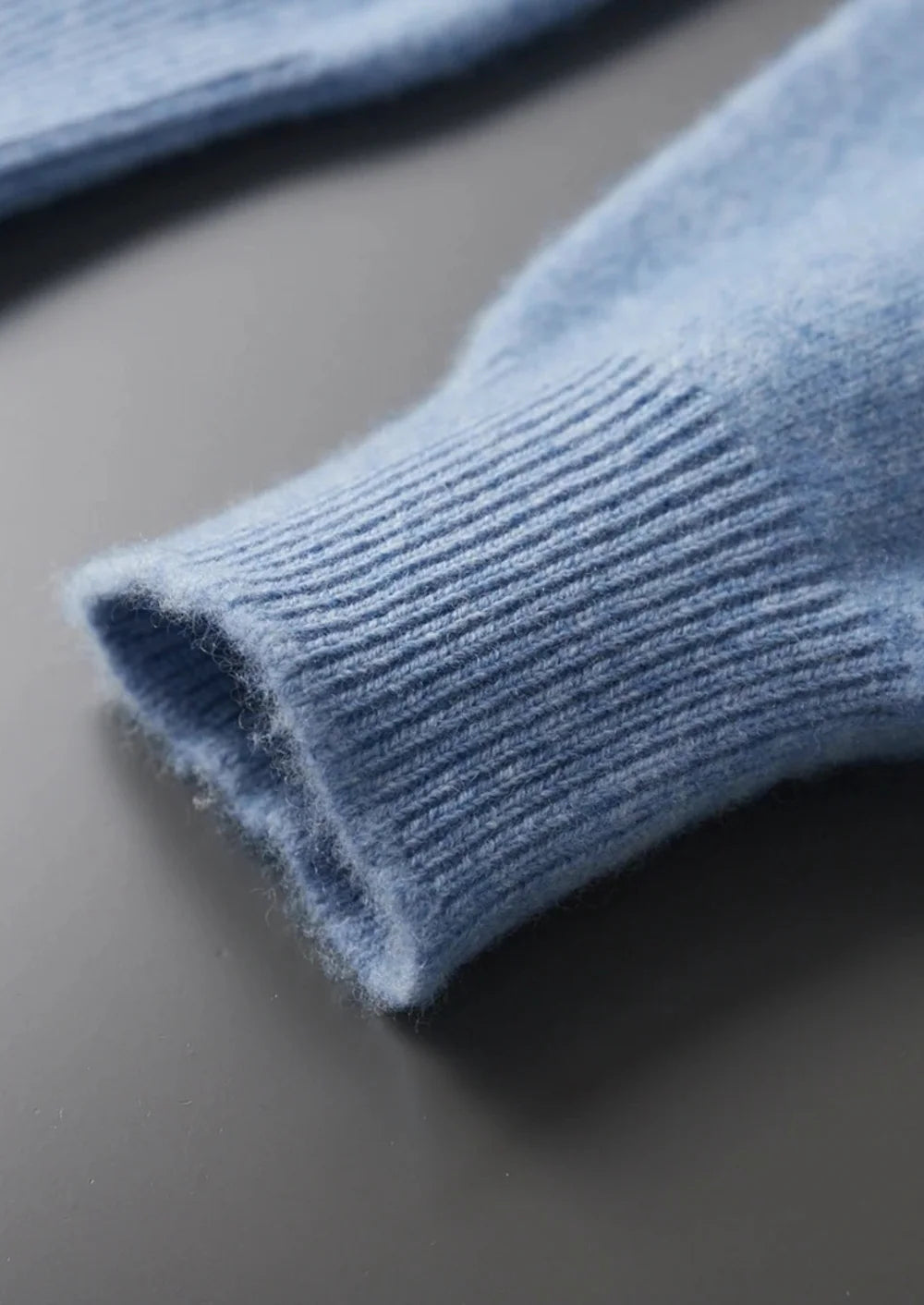 PURE EXTRA-FINE MERINO WOOL CLASSIC CREWNEC