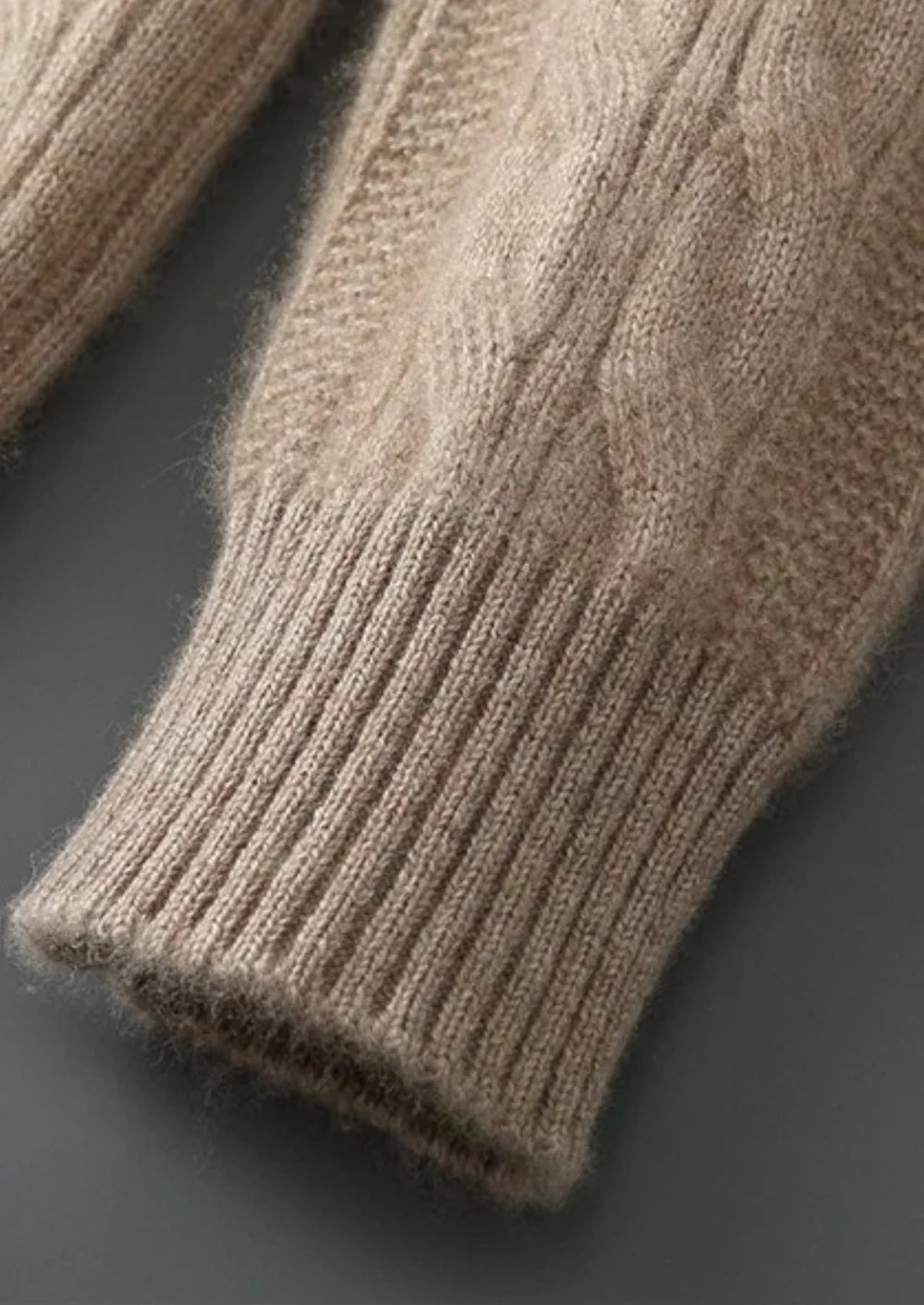PURE EXTRA-FINE MERINO WOOL CABLE CREWNECK