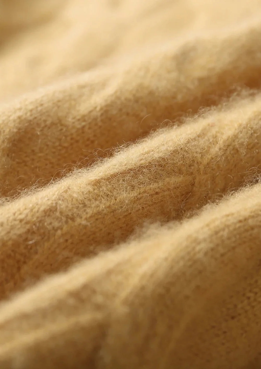 PREMIUM CASHMERE CABLE CREWNECK