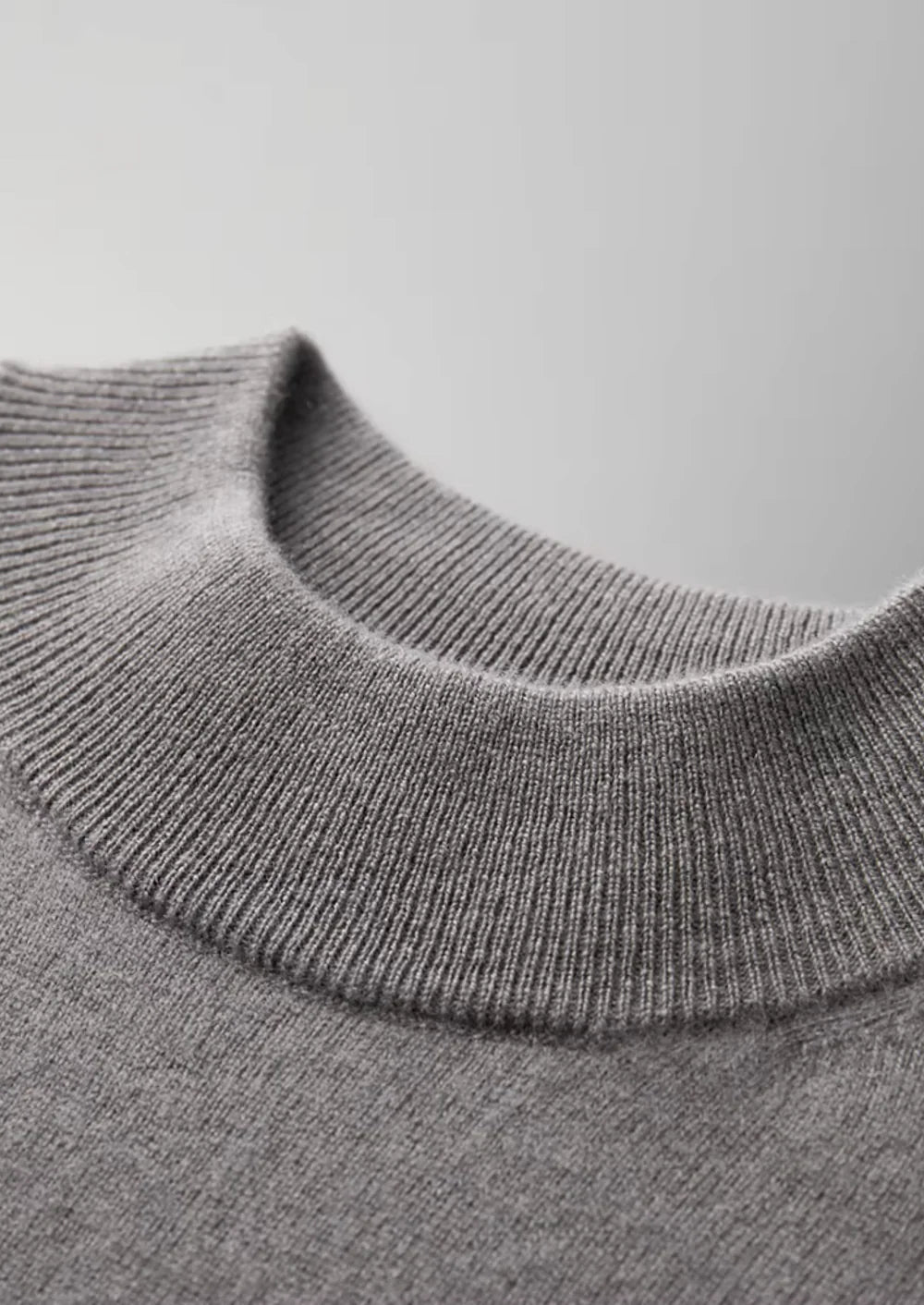 MIUM CASHMERE MOCK NECK T-SHIRT