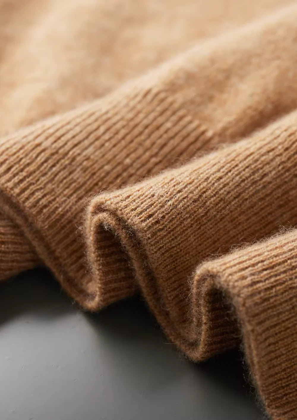 MIUM CASHMERE MOCK NECK T-SHIRT