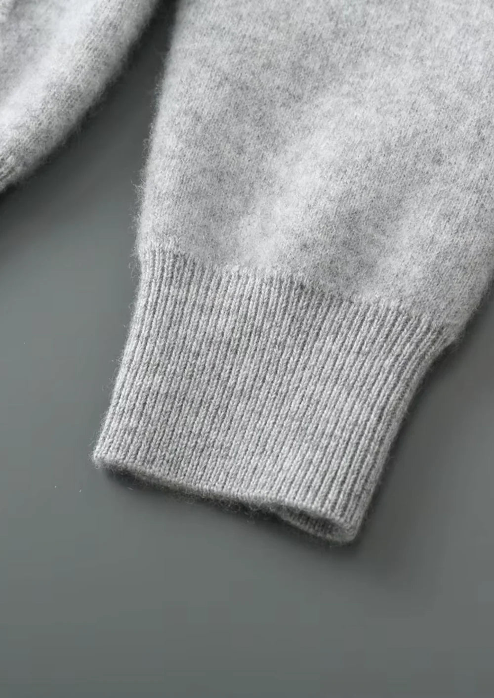 V-HALS CARDIGAN VAN ZUIVER EXTRA FIJN MERINOWOL